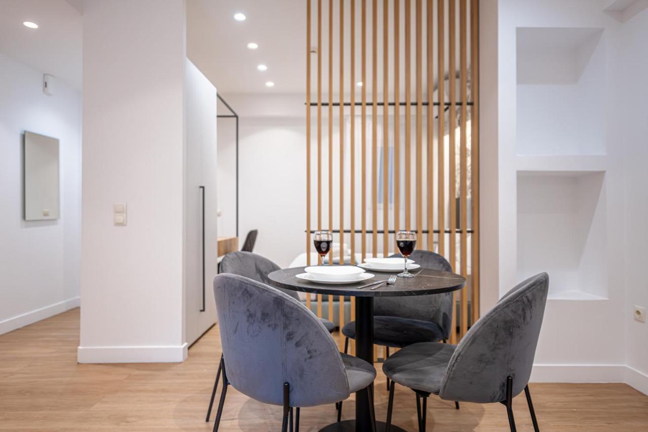 Kriel Suites By Liv Homes Atény Exteriér fotografie