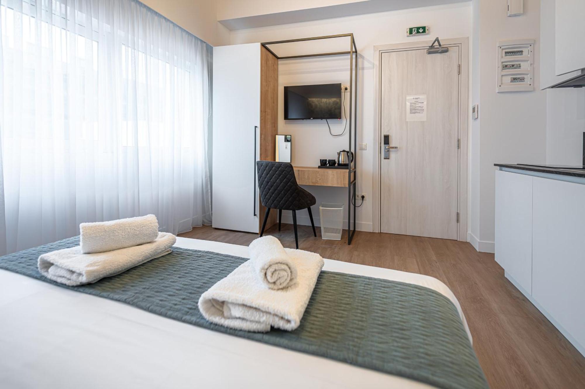 Kriel Suites By Liv Homes Atény Exteriér fotografie