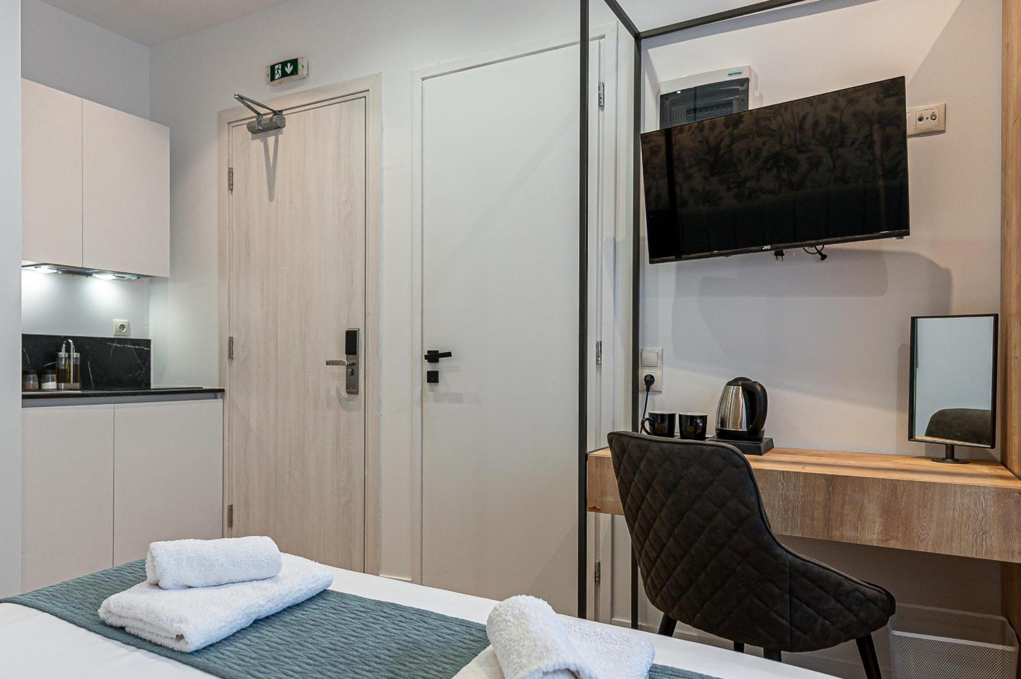 Kriel Suites By Liv Homes Atény Exteriér fotografie